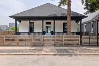 Rainey St Retreat - Cowboy Pool & Urban Chic - 5