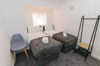 Great for Contractors - Free Parking - 9