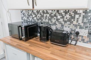 Great for Contractors - Free Parking - 2