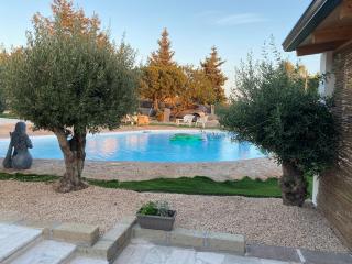 The poolside gem - 5