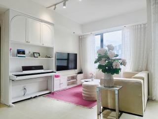 Masteri ThaoDien 2BR Free Netflix by MiaHome - 1