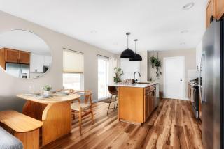 Sunflower House - Luxe Retreat with Sauna & Hot Tub - 7