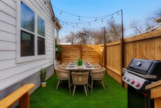 Sunflower House - Luxe Retreat with Sauna & Hot Tub - 6