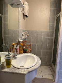 2 Chambres dans maison typique - 8