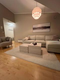 Top floor apartment with mountain view - close to city center - 6