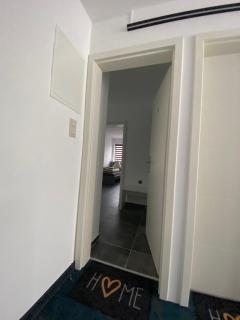 Moderne 2 Zimmer Wohnung Küche und Bad im Zentrum - 1