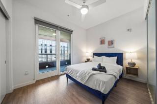 Modern Getaway Heart of Long Beach - 2