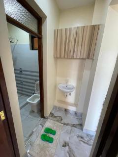 Cozy Modern Spot Near Mtwapa Mall & QuickMart - 6