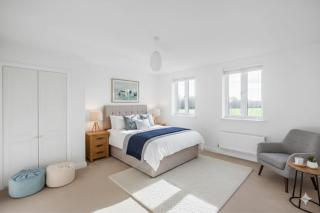 Stunning Racecourse View Home-Free Parking - 4