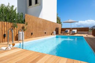 Blue Essence Seaside Villa and Suite - 1