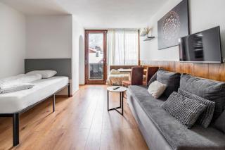 Alpine Escape with Kitzsteinhorn View - 9