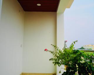 THS Suites - Luxurious 2 BHK AC apartments with Tirumala Views - Near Marriott, Taj and ITC 5 star hotels - Walkable to PS4, A2B, Orion, Starbucks cafes - Close to Thiruchanur and Alipiri flyover - 4