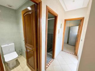 2 BR apartment - City Center Residency - Panoramic City Views - 3 Min Train Access by ZenStay - 1