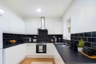 Newly Built 4-Bed Semi-Detached 2 Baths, Near City - 6
