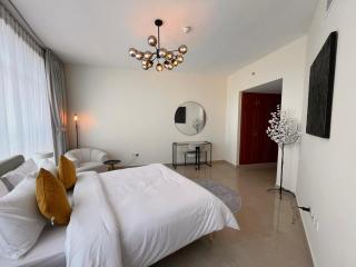 Stunning Beachfront apartment, full Sea view! Pool, Gym, Sauna, Jacuzzi - 2