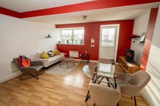 Central 2 Bedroom Apartment in Swansea - 3