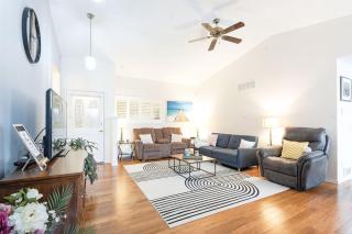 Charming beach home with Ocean & Mt. Baker View - 7