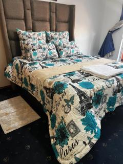 Lenisia Corporate Guest House - 4