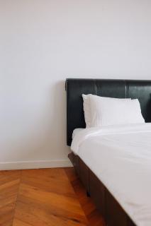 Luxury Cozy Apartment - 9