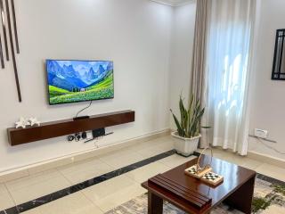 Keisha Luxury Furnished Apartment Bukoto - 4