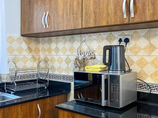 Keisha Luxury Furnished Apartment Bukoto - 6