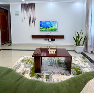 Keisha Luxury Furnished Apartment Bukoto - 3