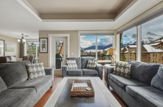 Sunset Ridge - Luxurious Corner Condo - Spectacular Mt Views with open Pool! - Canmore - 0