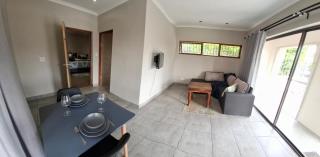 Spacious Suite in Somerset West - 4