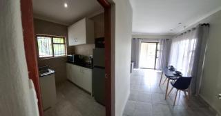 Spacious Suite in Somerset West - 3