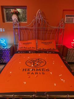 420 Friendly Suites - 0