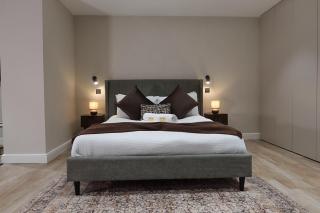 The Central Maison - Heart of Leeds City Centre - 2 minute walk away to Christmas Market - 0