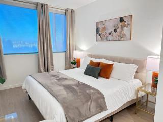 Luxury 2BD 2BA with Roof Top Pool, Hot Tub & Gym - Los Angeles - 8