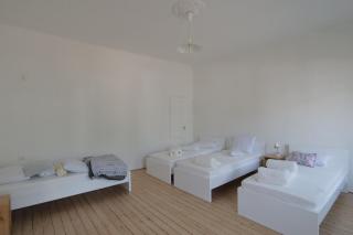 Cozy House with Garden and FreeParking - 2