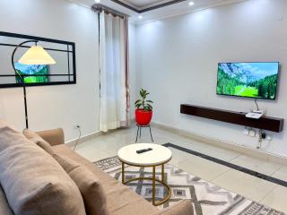 Keisha Luxury Furnished Apartment Bukoto - 9