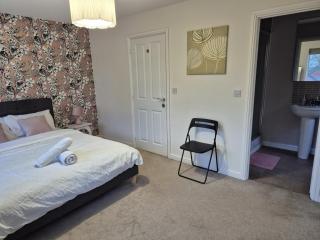 Beautiful Home in Wolverhampton! - 8