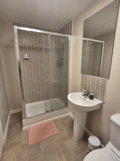 Beautiful Home in Wolverhampton! - 6