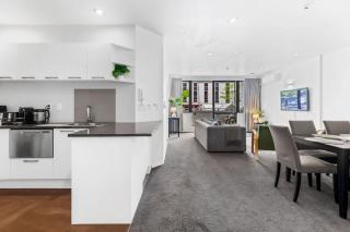 City-centre living meets comfort by Zodiak Stays - 1