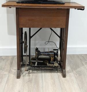 2 bedroom house with yard - 1