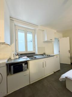 Studio à côté de la gare et la Cité de la gastronomie - 3