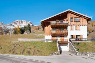 Sunny Arabba Apartment - 8