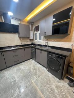 luxury, hotel-style apartment near Abbas El-Akkad and Makram Ebeid, with high-end finishing and furnishing, first-time occupancy - Caïro - 4