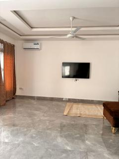 Chippo and Mams Apartments - 9