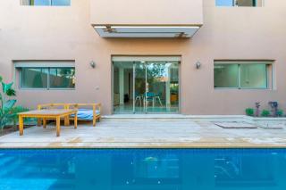 villa with private pool only family - 8