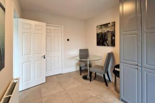 2 minute walk to LUAS (tram) - 4