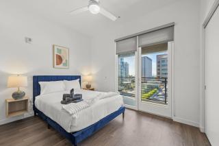 Stylish City Escape Walk to Shops Dine & Explore - 4