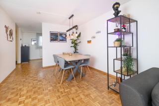 Bright Urban Retreat with Balcony, Workspace, Parking - 7