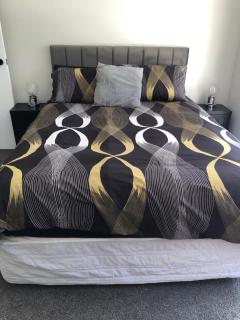 3 Bedroom Fully Renovated Home away from Home - 8