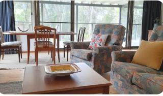 Peace by the River - spacious family retreat - 7