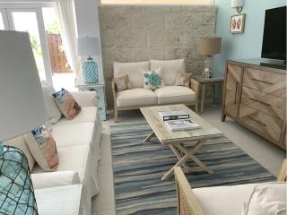 Turtles Nest Beach Apartments - 1