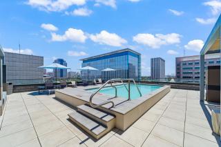 Chic Downtown Stay Walk to Beach - 4